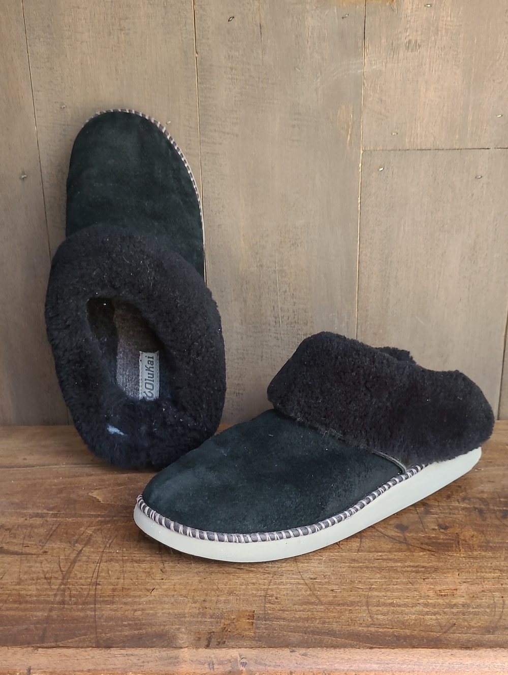 Olukai KU'I Slippers Women's sz 11 Black Suede Shearling Lined Slip On